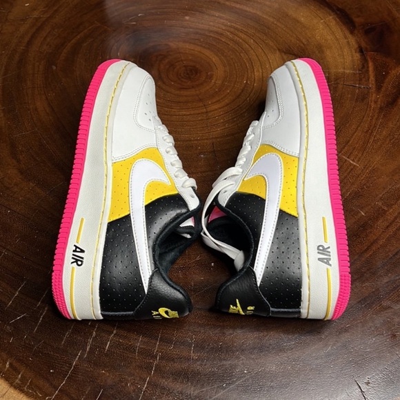 27: Nike: W Air Force 1 ‘07 SE MOTO: Size 7 - Picture 6 of 8